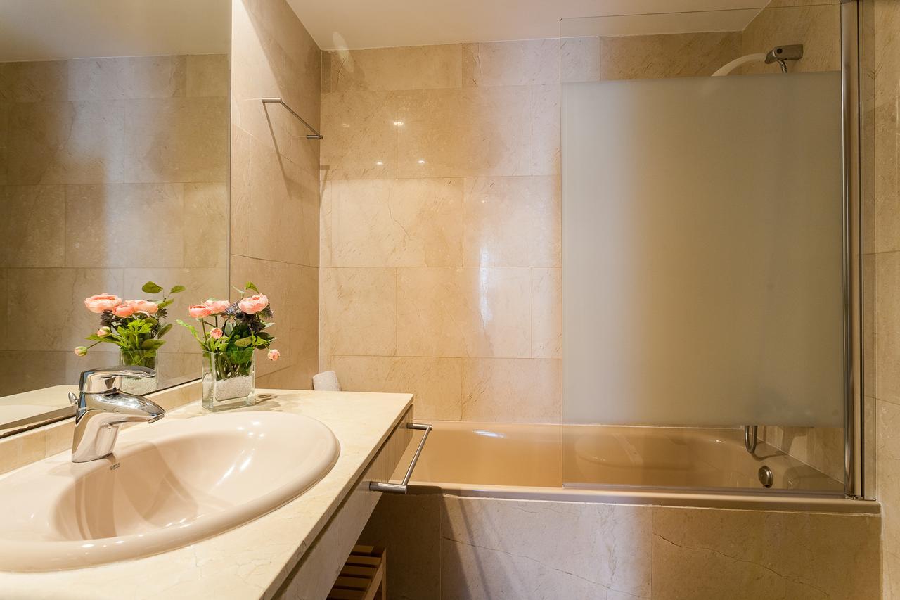 ApartUP Green Opera Views Valencia Buitenkant foto